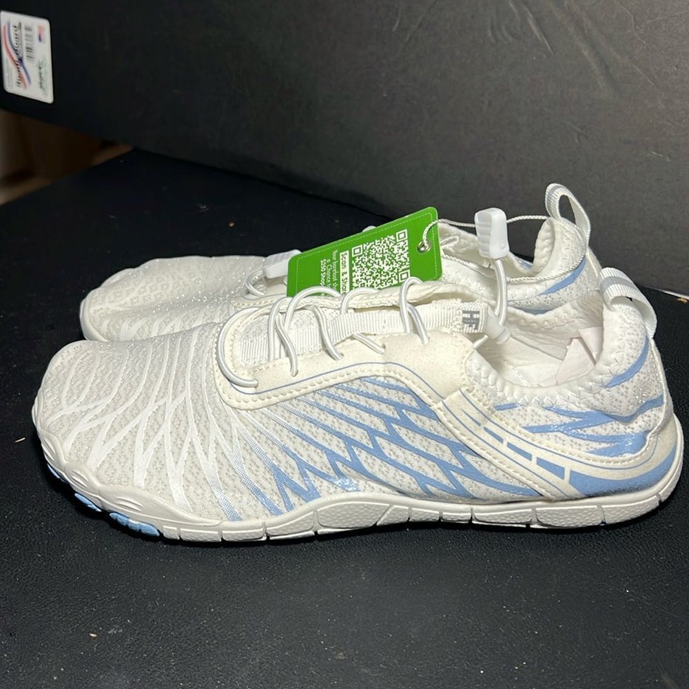 NWT NEVER WORN Barefoot Foot wear. HF brand. sh121